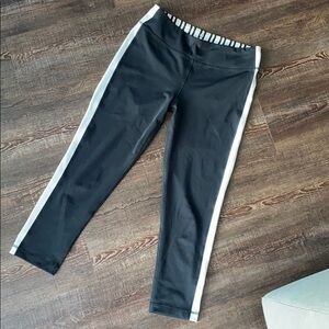 Black Workout Capri Leggings